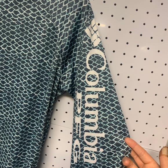 Women's Columbia PFG Omnishade Long Sleeved Shirt - Picture 3 of 5